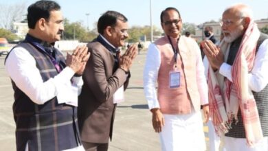 PM reached Indore : प्रवासी भारतीयों को करेंगे संबोधित, स्वतंत्रता संग्राम में NRI के योगदान पर आधारित डिजिटल प्रदर्शनी का शुभारंभ भी करेंगे