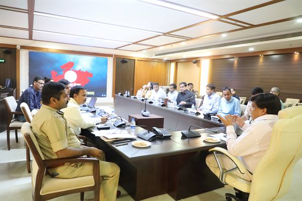 Prayagraj Darshan : मध्यप्रदेश तीर्थ-यात्रियों को हवाई यात्रा कराने वाला देश का पहला राज्य…24 पुरूष और 8 महिलाएँ प्रयागराज दर्शन के लिये होंगी रवाना