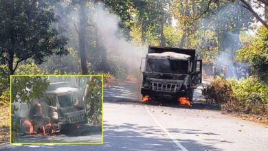 चिरई घाट पर चलती ट्रक में लगी आग, वाहन से कूदकर चालक-परिचालक ने बचाई जान चिरई घाट पर चलती ट्रक में लगी आग, वाहन से कूदकर चालक-परिचालक ने बचाई जान